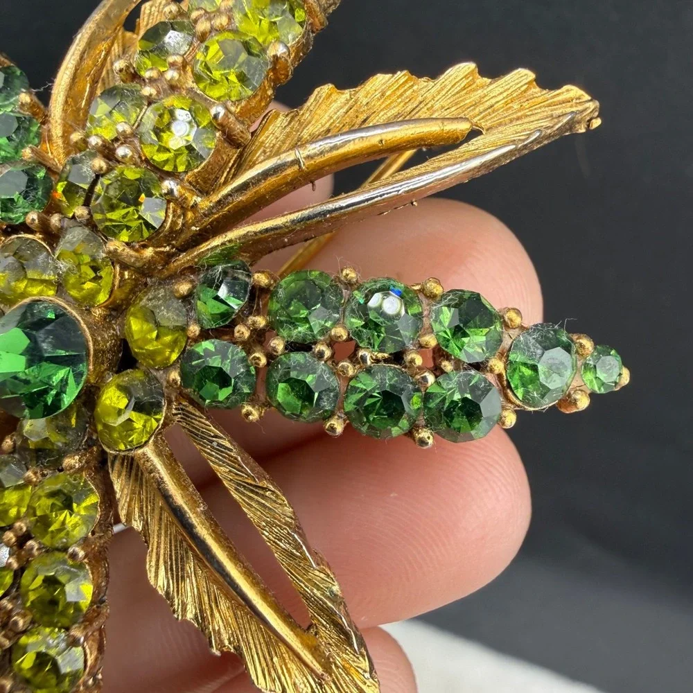 Vintage Rhinestone Brooch Gold Tone Green Sparkle READ